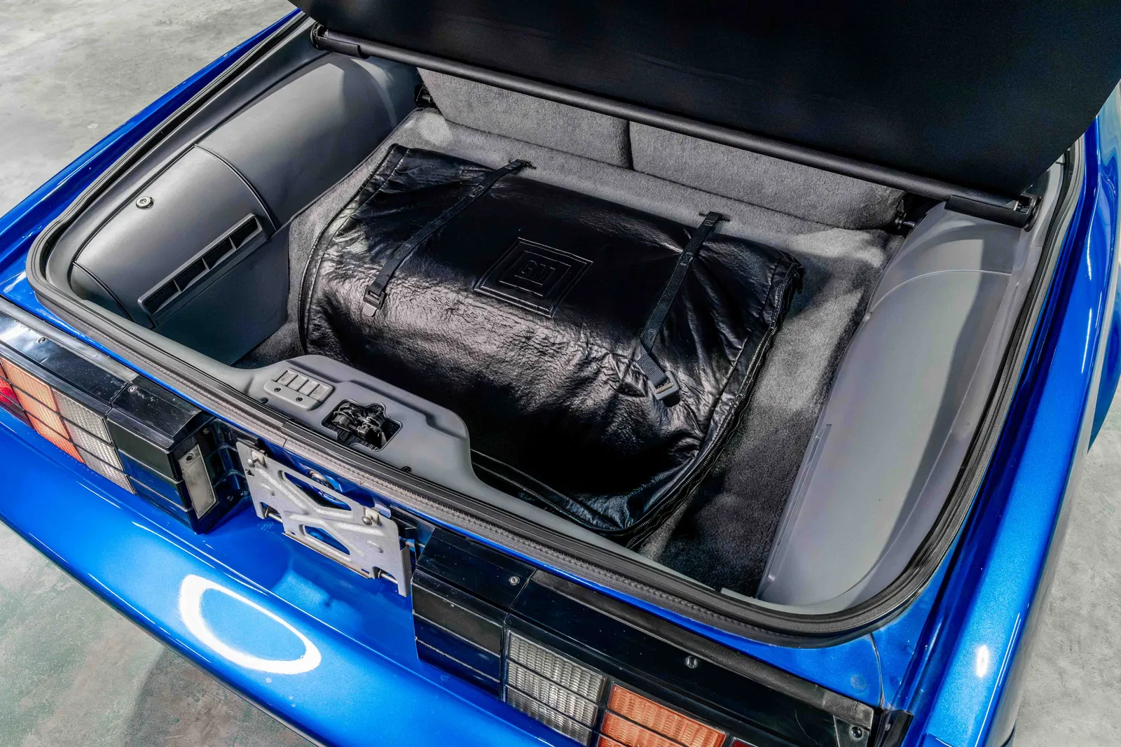 1986-Chevrolet-Camaro-Bright Blue Metallic-149653--53.jpg